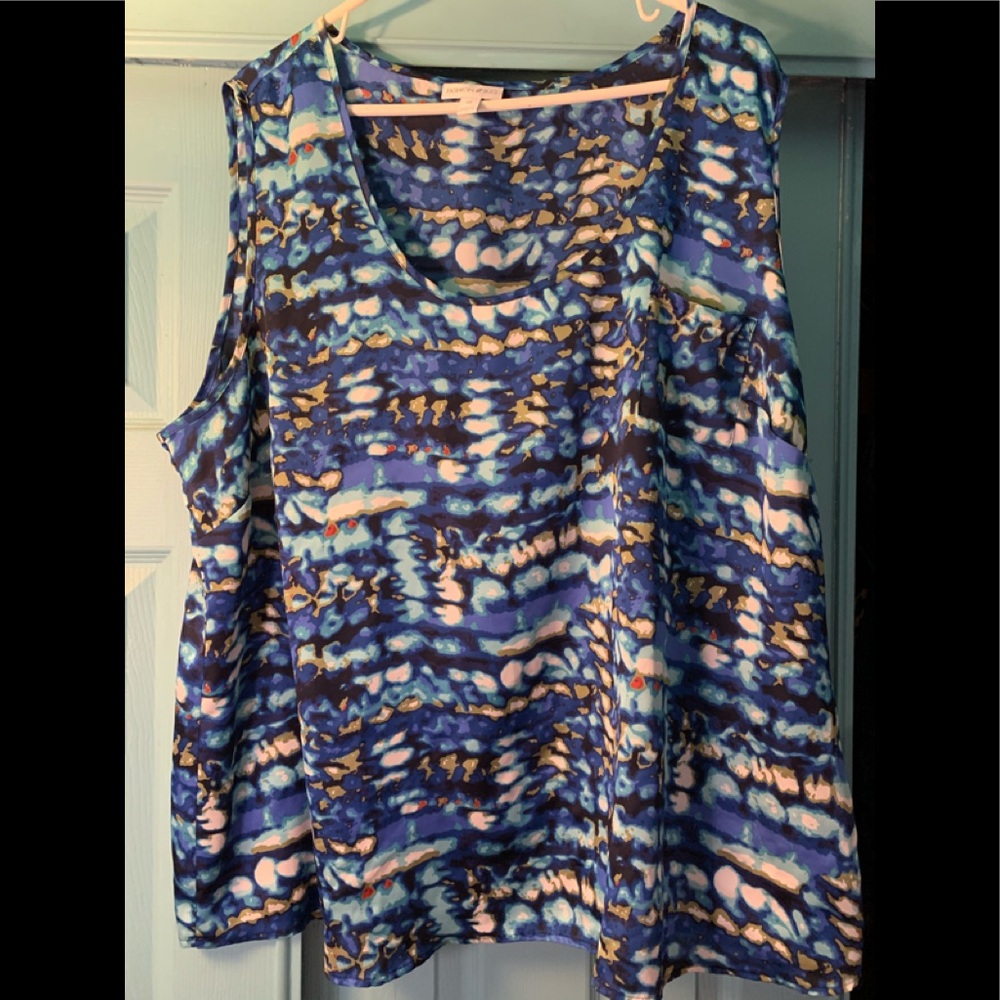 Women’s sleeveless blouse